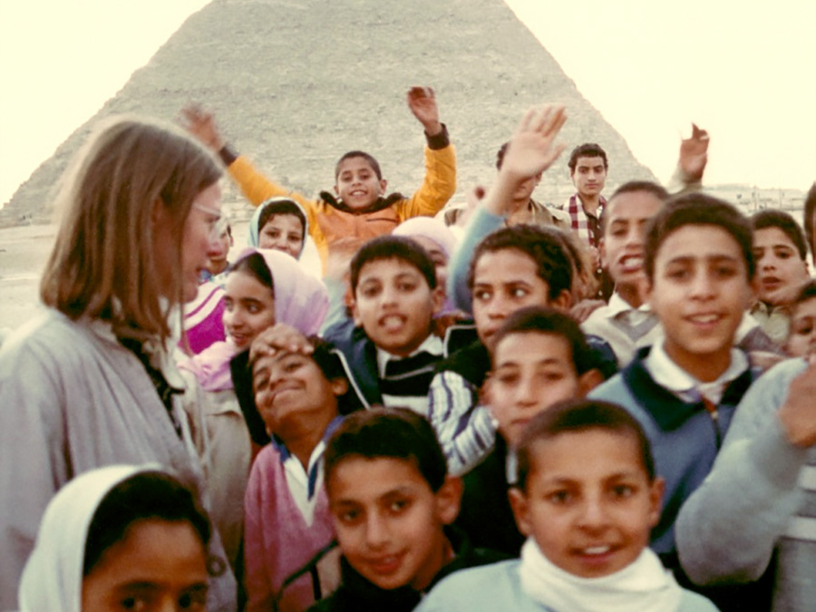 Katharina N. Eitel and children in Gizeh